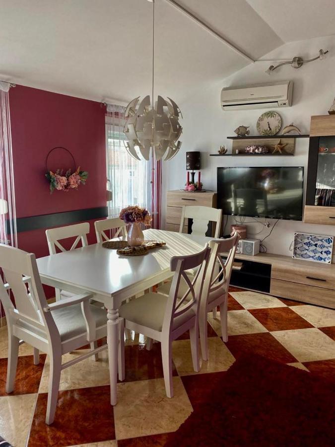 Apartman Silvija Crikvenica Bagian luar foto