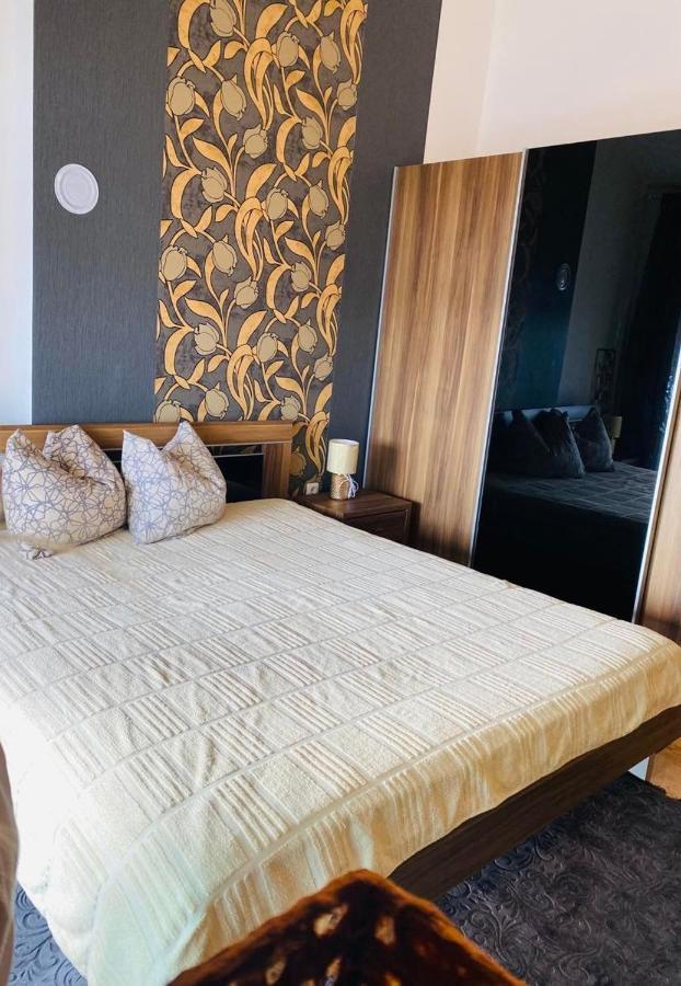 Apartman Silvija Crikvenica Bagian luar foto